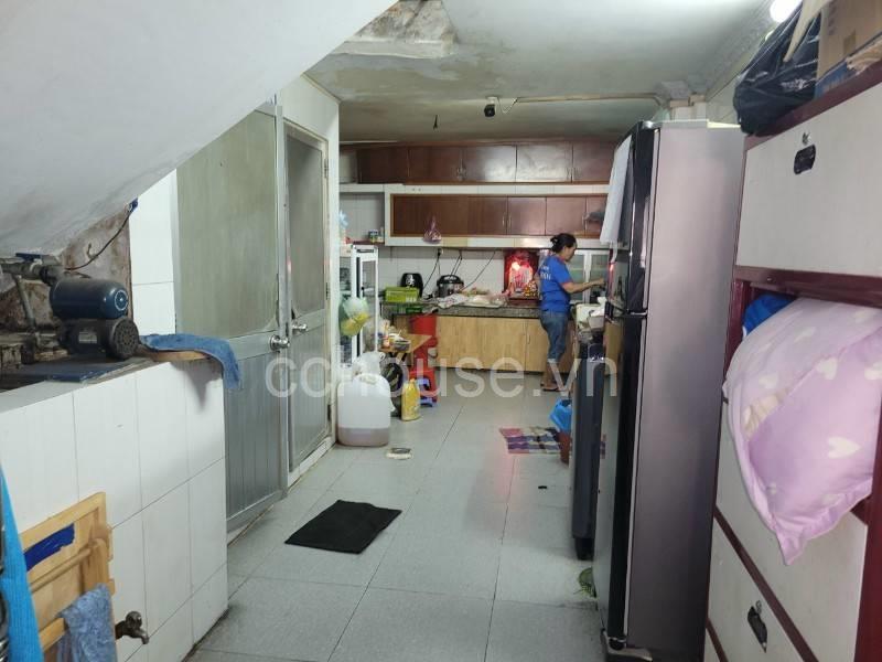 Cho thuê nhà MT đường Nguyễn Tri Phương. DT: 4m x 20m. Phường 9, Quận 5