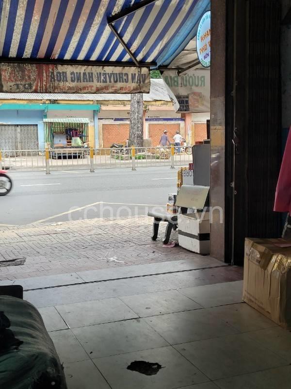 Cho thuê nhà MT đường Nguyễn Tri Phương. DT: 4m x 20m. Phường 9, Quận 5