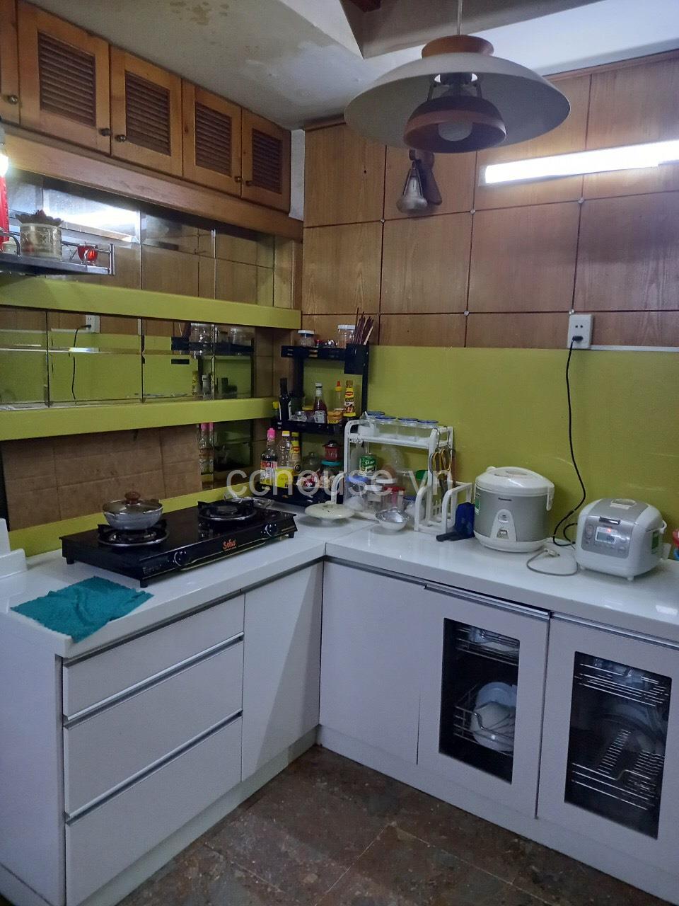 Bán nhà HXH Nguyễn Bá Tòng, P11, Tân Bình. DT 5x20m, 6 tầng