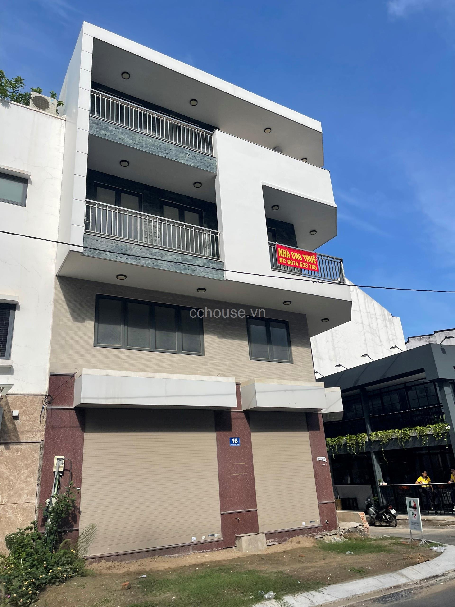 Cho thuê nhà nguyên căn, căn góc MT hẻm Nguyễn Văn Hưởng. DT: 9.2m x 8.4m. Phường Thảo Điền, Quận 2