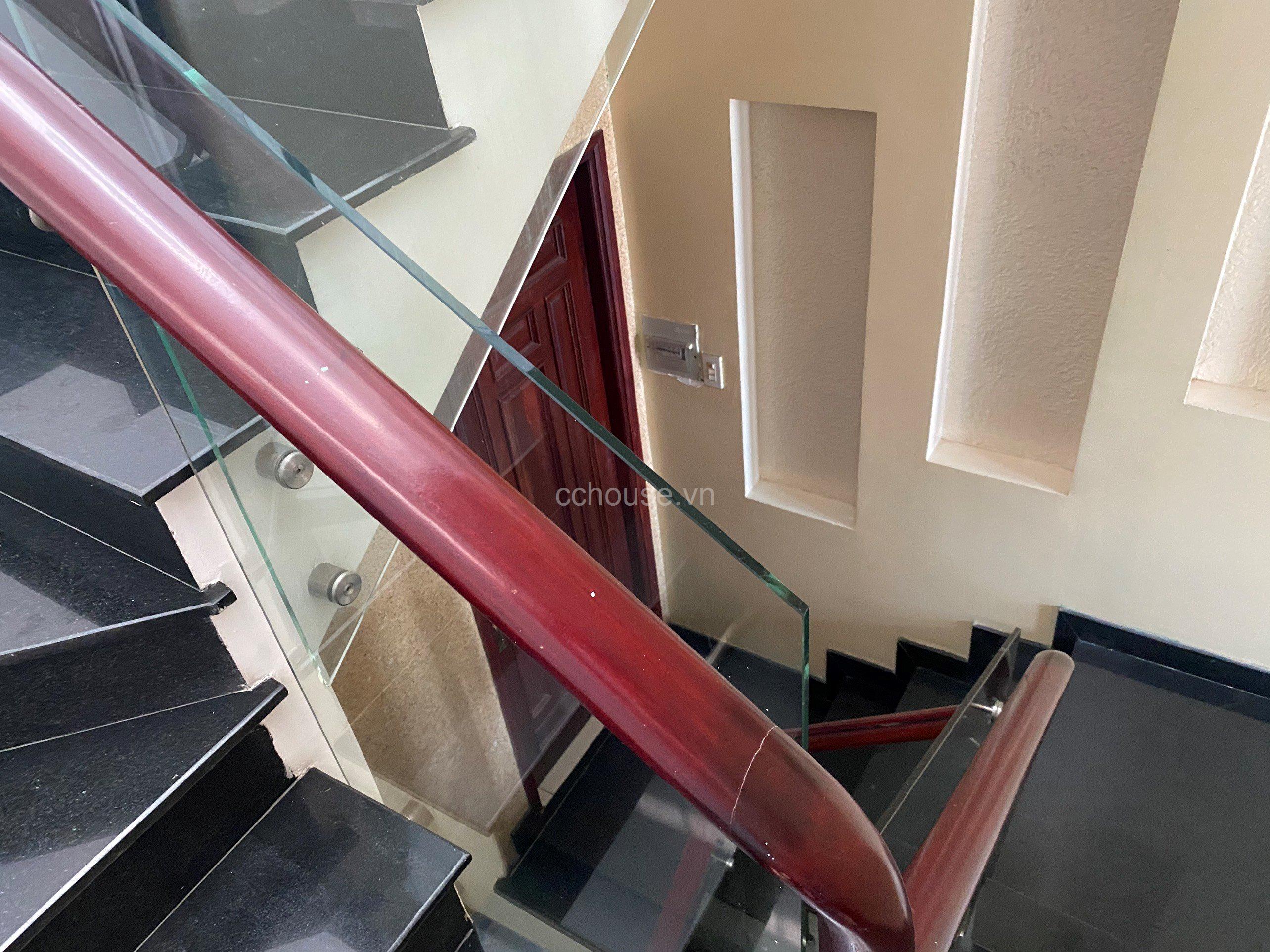 bán nhà hẻm xe hơi 6m 282A/19 Nguyễn Tri Phương ,P4 ,Q10 ,DT 3.6x14m nhà 4 tầng , hoa hồng môi giới