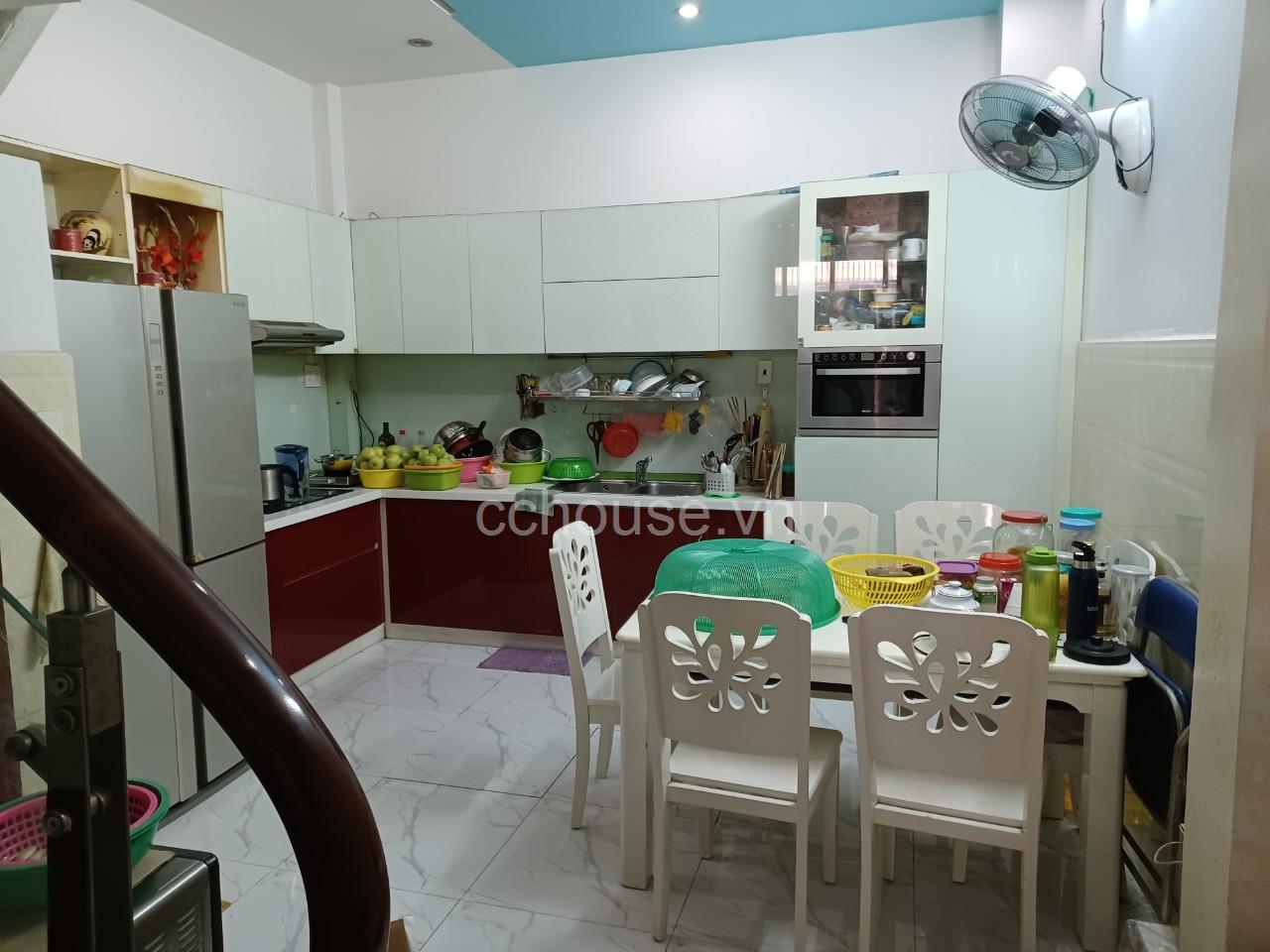 NHÀ CÁCH MT 5M, P.TÂN ĐỊNH, QUẬN 1 – DT 44M², 4X11M, KC: TRỆT 3 LẦU ST, HĐT 35TR/THÁNG, GIÁ 11.6 TỶ
