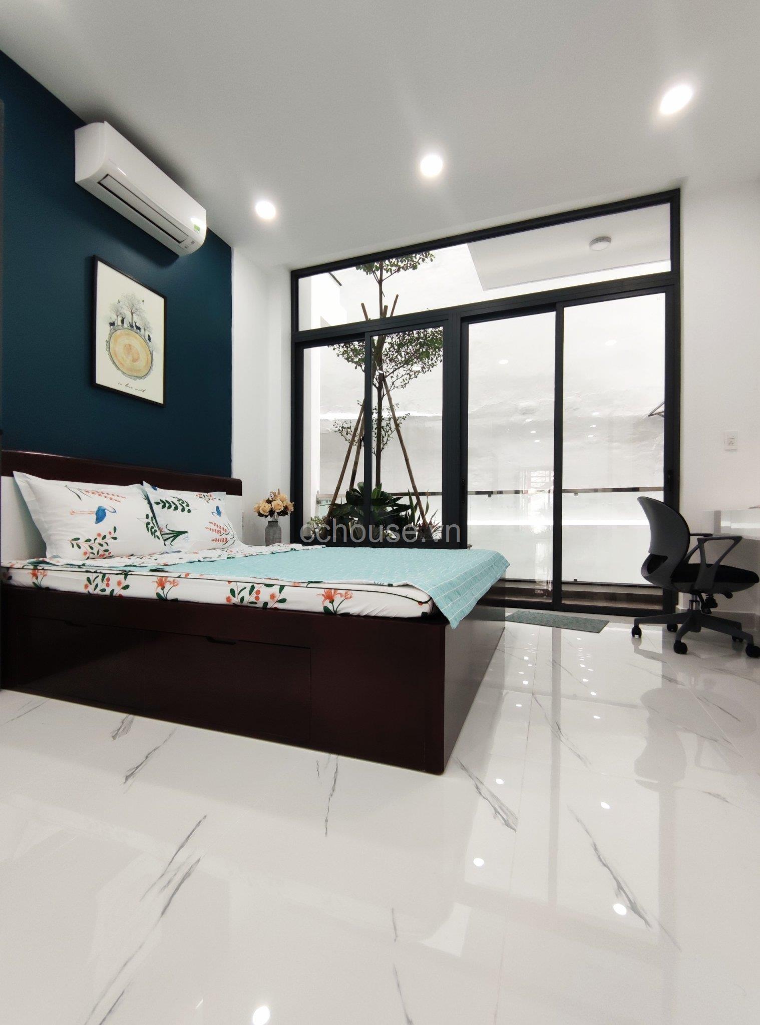 Bán nhà đường Lý Chính Thắng, P9, Q3. DT 4.5x20m, 5 tầng ST