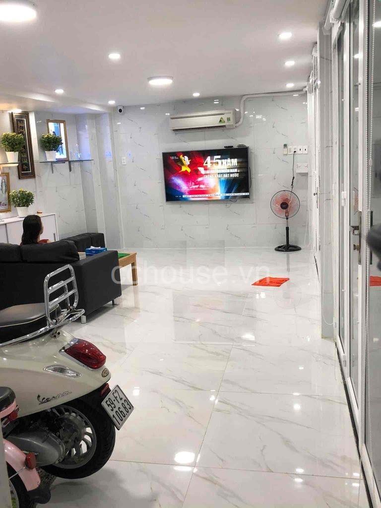 Bán nhà 5 tầng BTCT hẻm Lê Hồng Phong, P1, Q10 sát chợ hoa Hồ Thị Kỷ