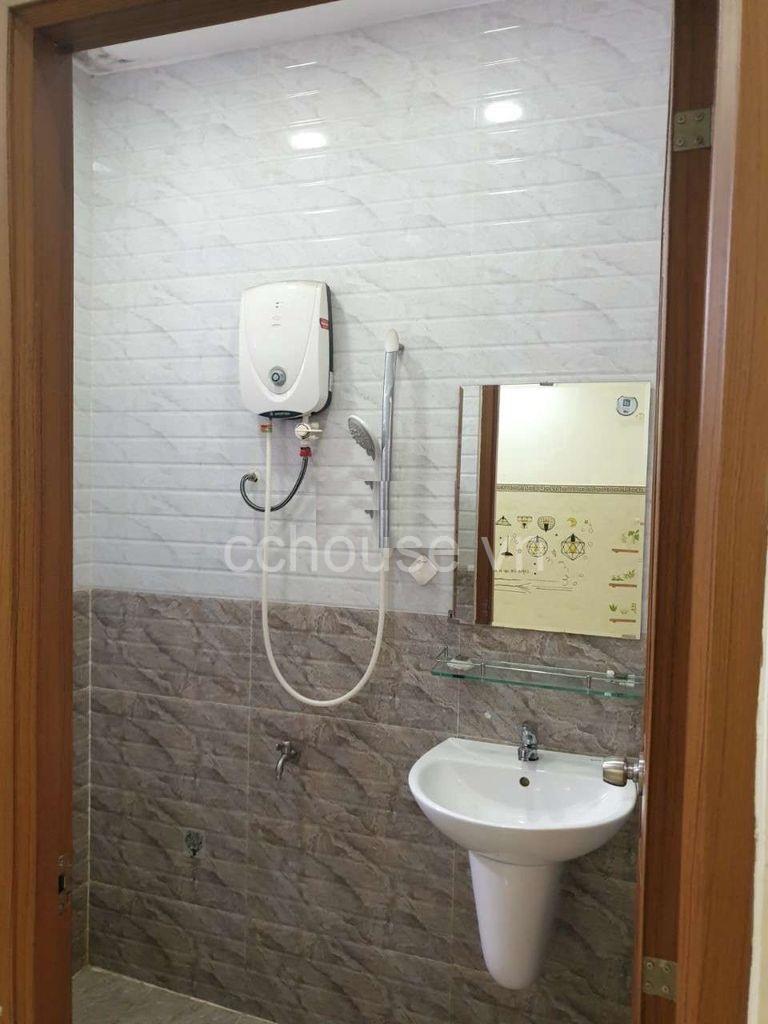 Bán nhà 5 tầng hẻm Lê Hồng Phong phường 1 Q10