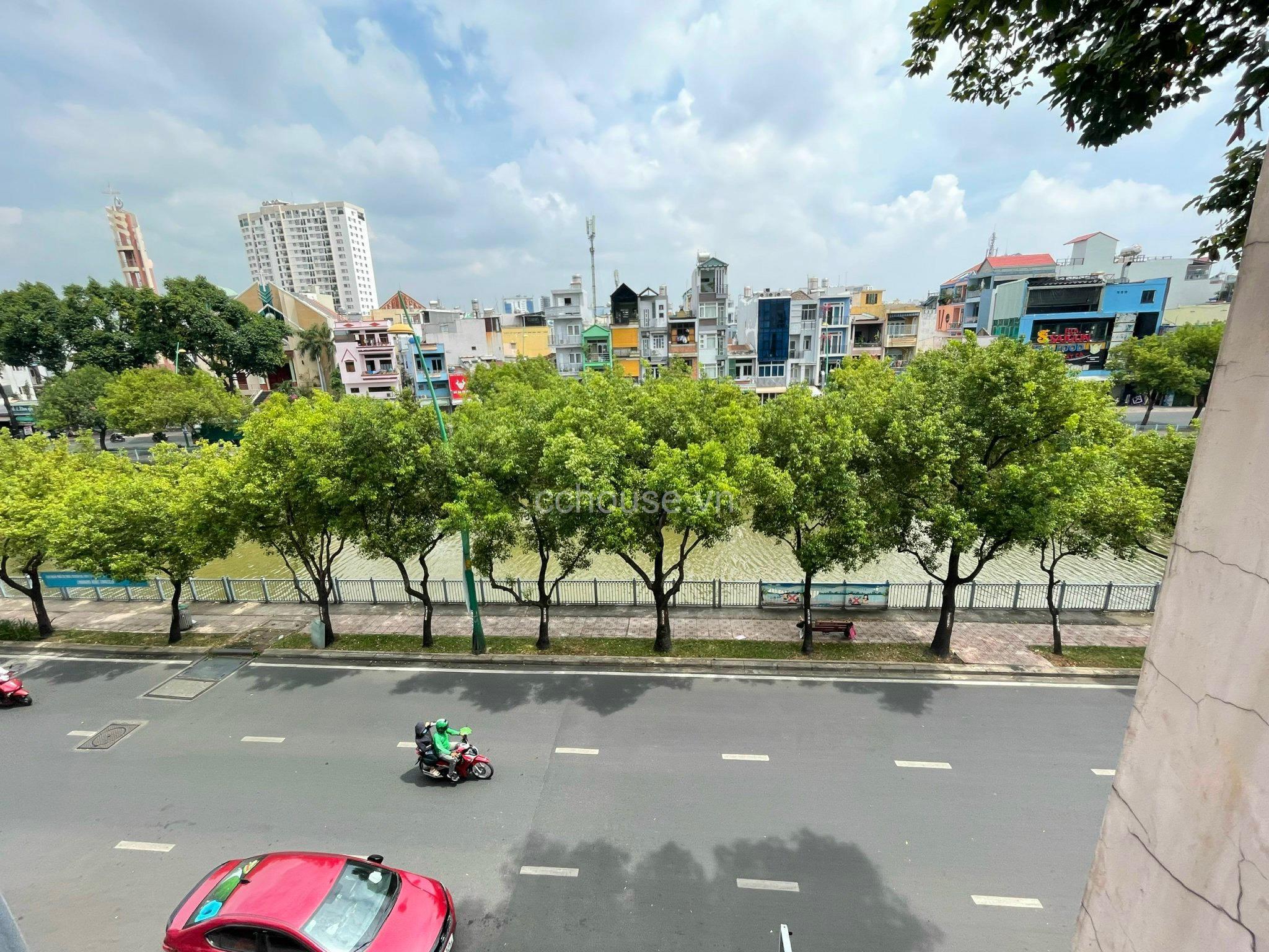 Bán nhà MT đường Hoàng Sa, P5, Tân Bình