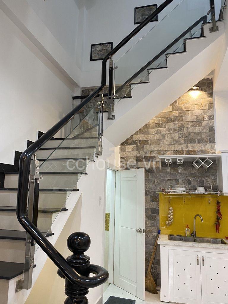 BÁN NHÀ MẶT TIỀN ĐẤT THÁNH, P.6, Q.TÂN BÌNH DT 3.9*11M, 4 LẦU, ST, GIÁ 12.8 TỶ, CÓ HĐ THUÊ ỔN ĐỊNH
