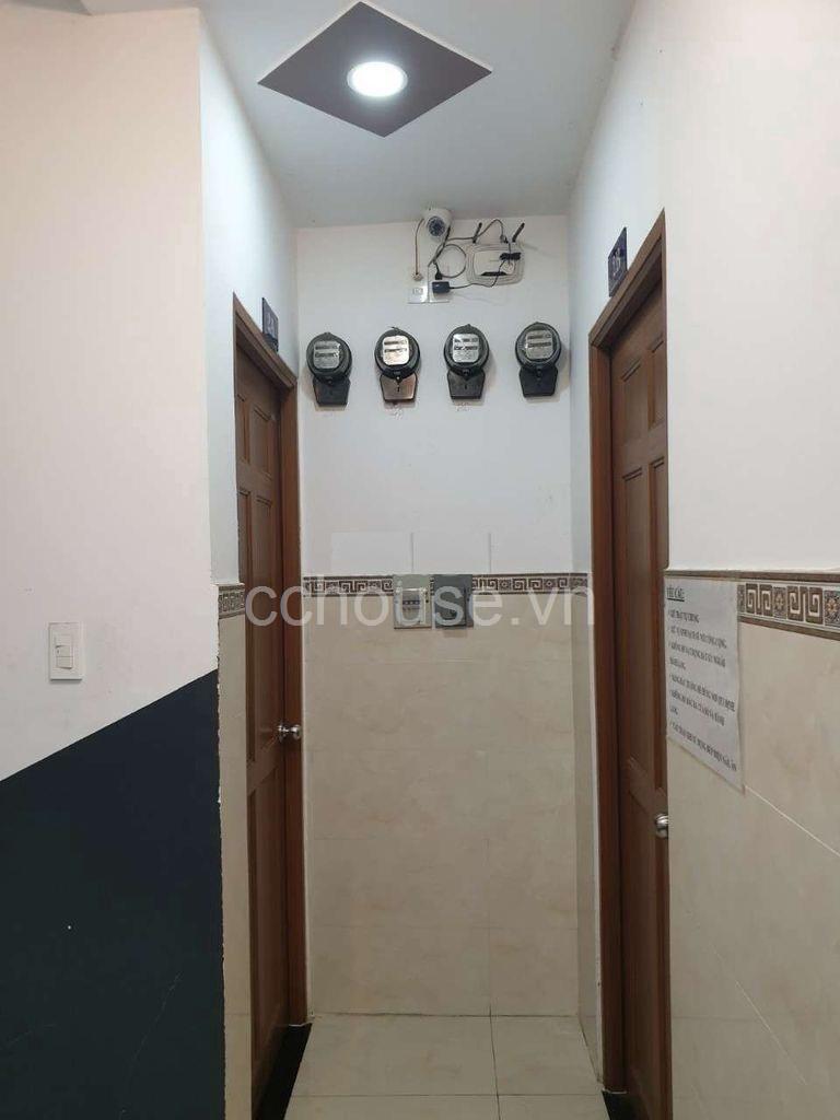 Bán nhà 4 tầng ST Lê Hồng Phong, Quận 10 ngay khu ẩm thực Hồ Thị Kỷ