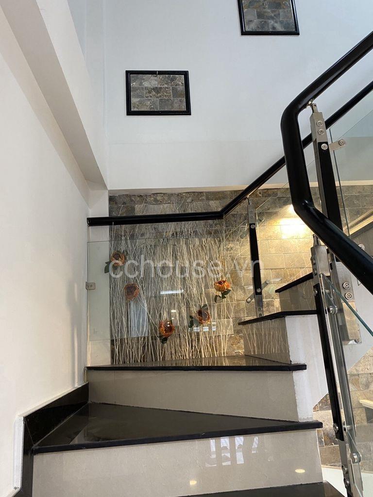 BÁN NHÀ MẶT TIỀN ĐẤT THÁNH, P.6, Q.TÂN BÌNH DT 3.9*11M, 4 LẦU, ST, GIÁ 12.8 TỶ, CÓ HĐ THUÊ ỔN ĐỊNH