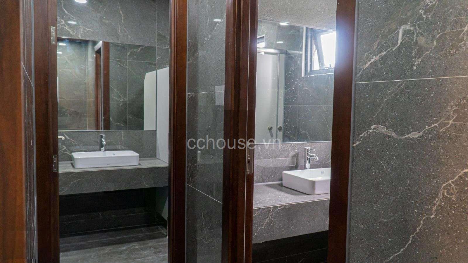 Cho thuê  tòa nhà Mặt tiền đường 20 - 22 - 24 Huỳnh Mẫn Đạt ,Quận 5 diện tích 12x30m 1 hầm 7 tầng