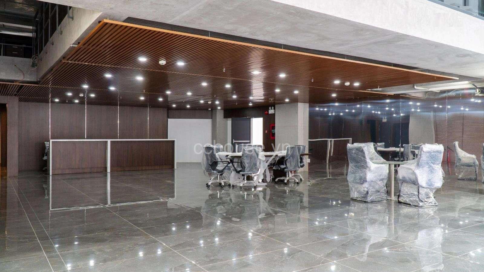 Cho thuê  tòa nhà Mặt tiền đường 20 - 22 - 24 Huỳnh Mẫn Đạt ,Quận 5 diện tích 12x30m 1 hầm 7 tầng