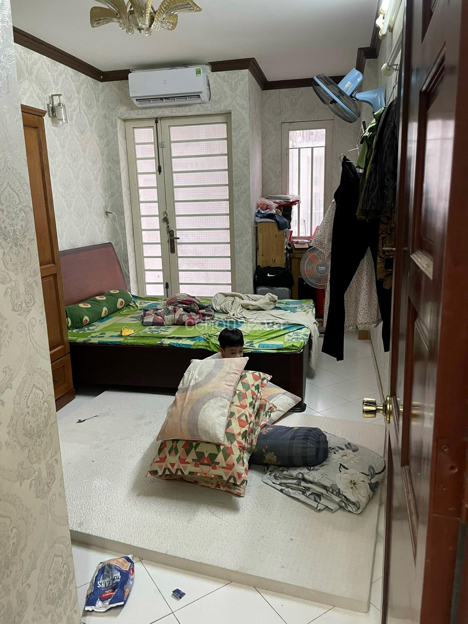 Mặt tiền kinh doanh  ngay trung tâm Q10 . Dt 3.5x12m