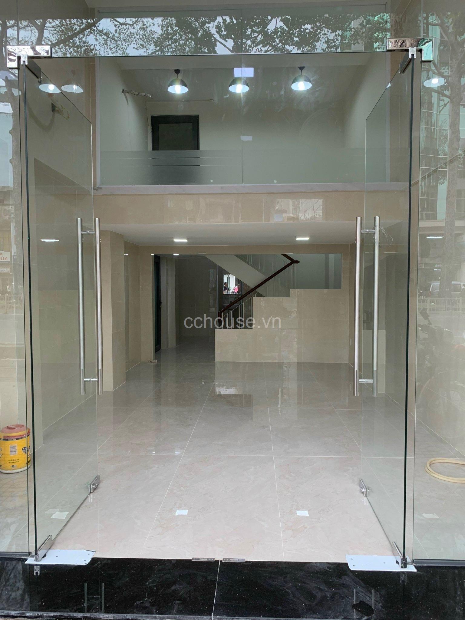 BÁN NHÀ MẶT TIỀN TRẦN HƯNG ĐẠO - P. CẦU ÔNG LÃNH - Q. 1 - TPHCM
