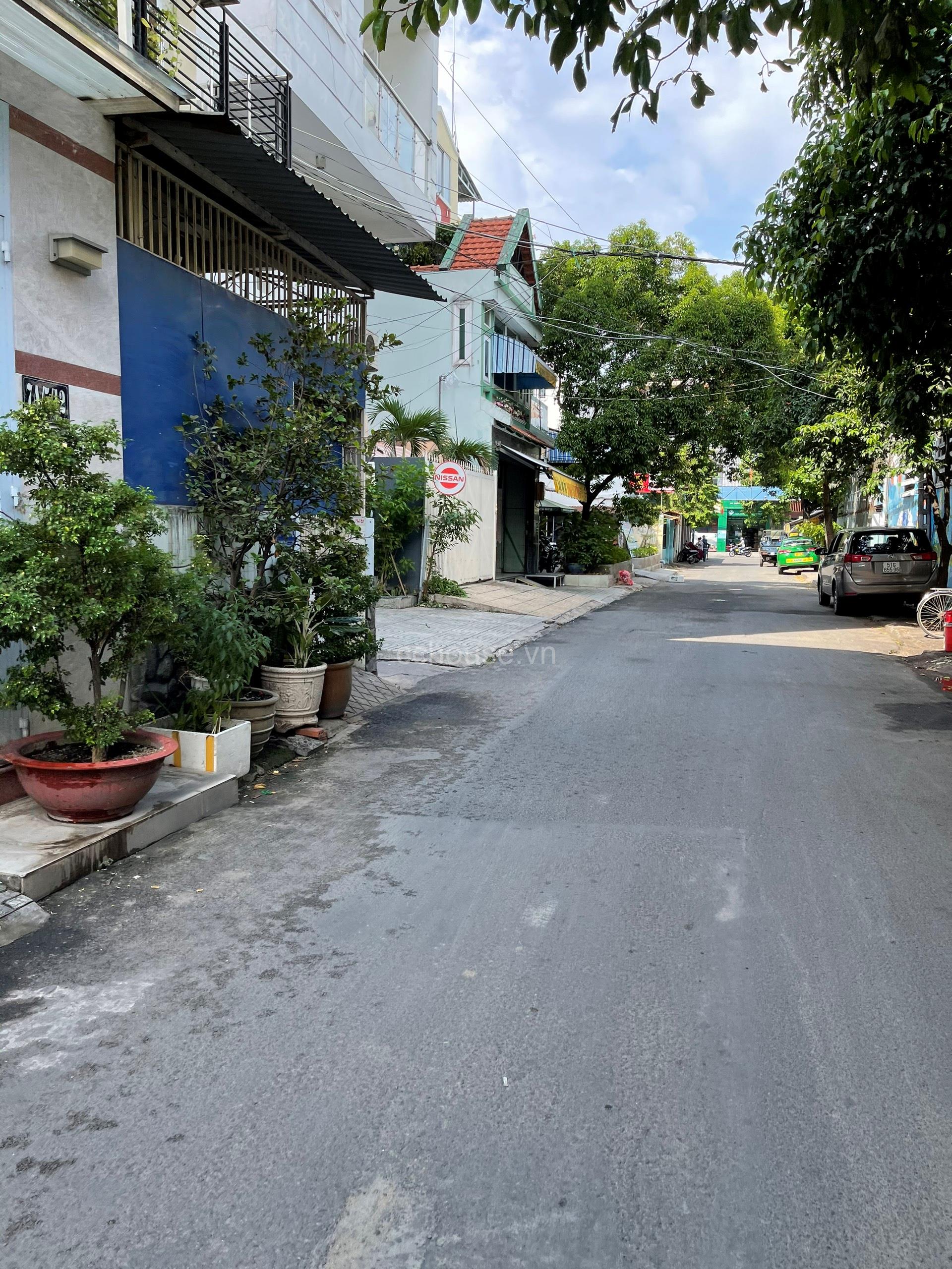 Bán nhà diện tích khủng hẻm Thành Thái phường 14 quận 10 DT(9,5x12)m