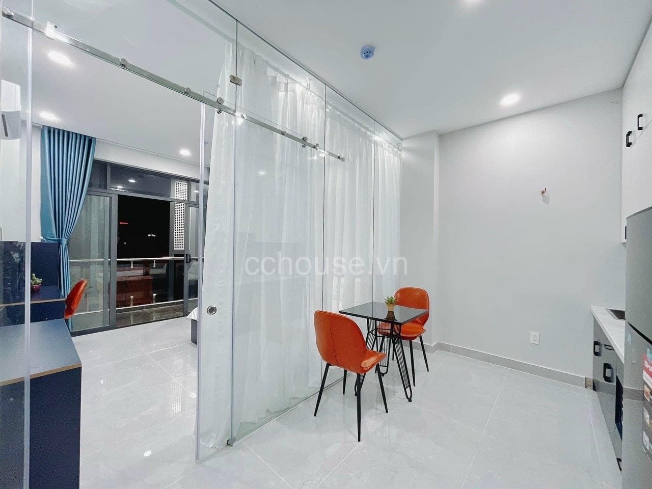 Bán tòa nhà MT Lý Chính Thắng, Q3. DT 4.35x27m, 8 tầng thang máy