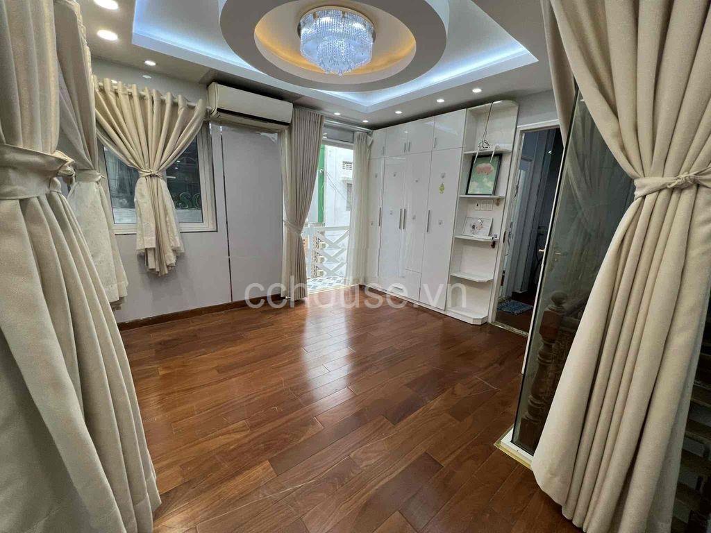 Bán nhà HXH Nguyễn Tri Phương, P5, Q10. DT 6x4m, 3 tầng