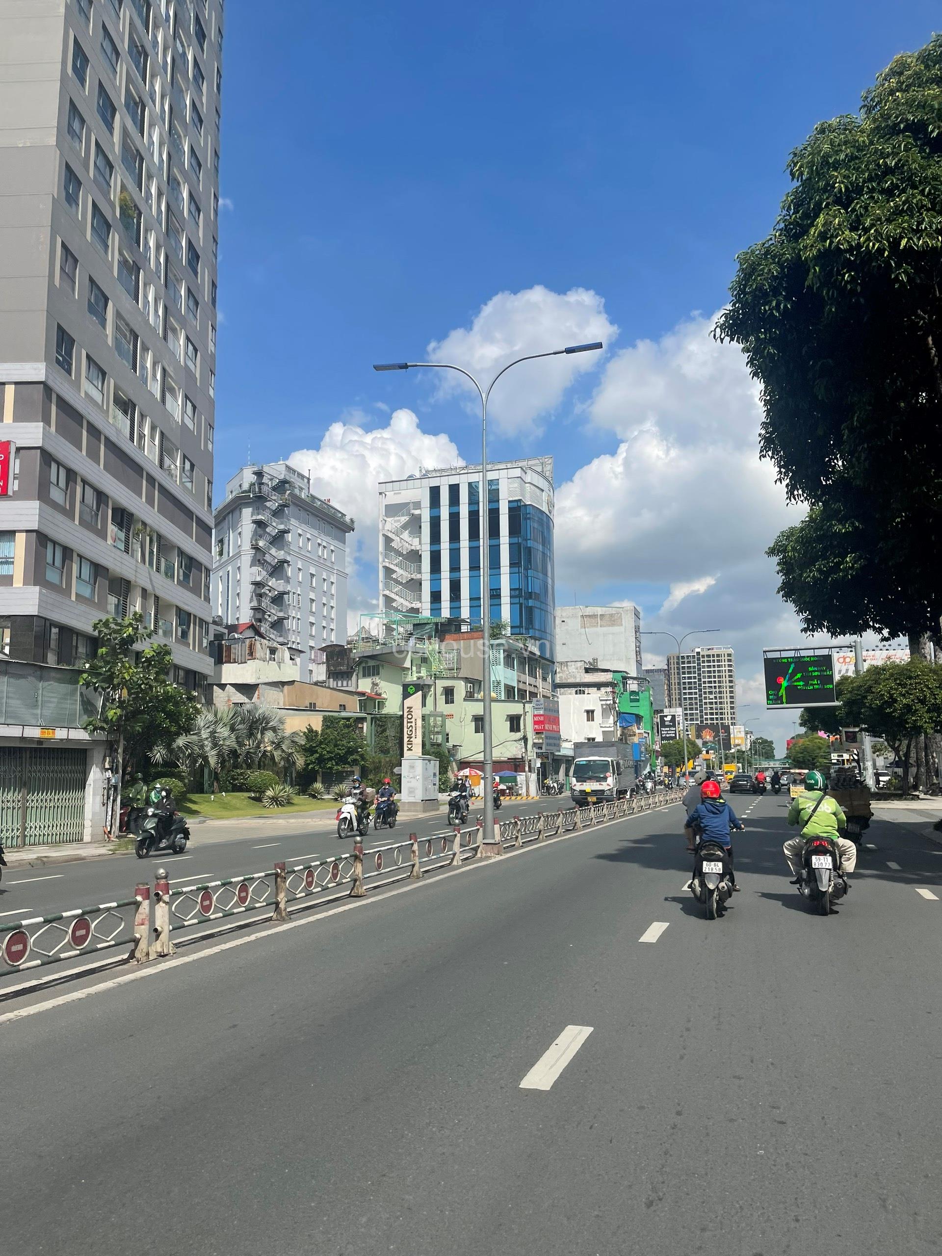 Bán nhà MT 76 Hoàng Văn Thụ, P9, Phú Nhuận. DT 4.7x22m, 4 tầng