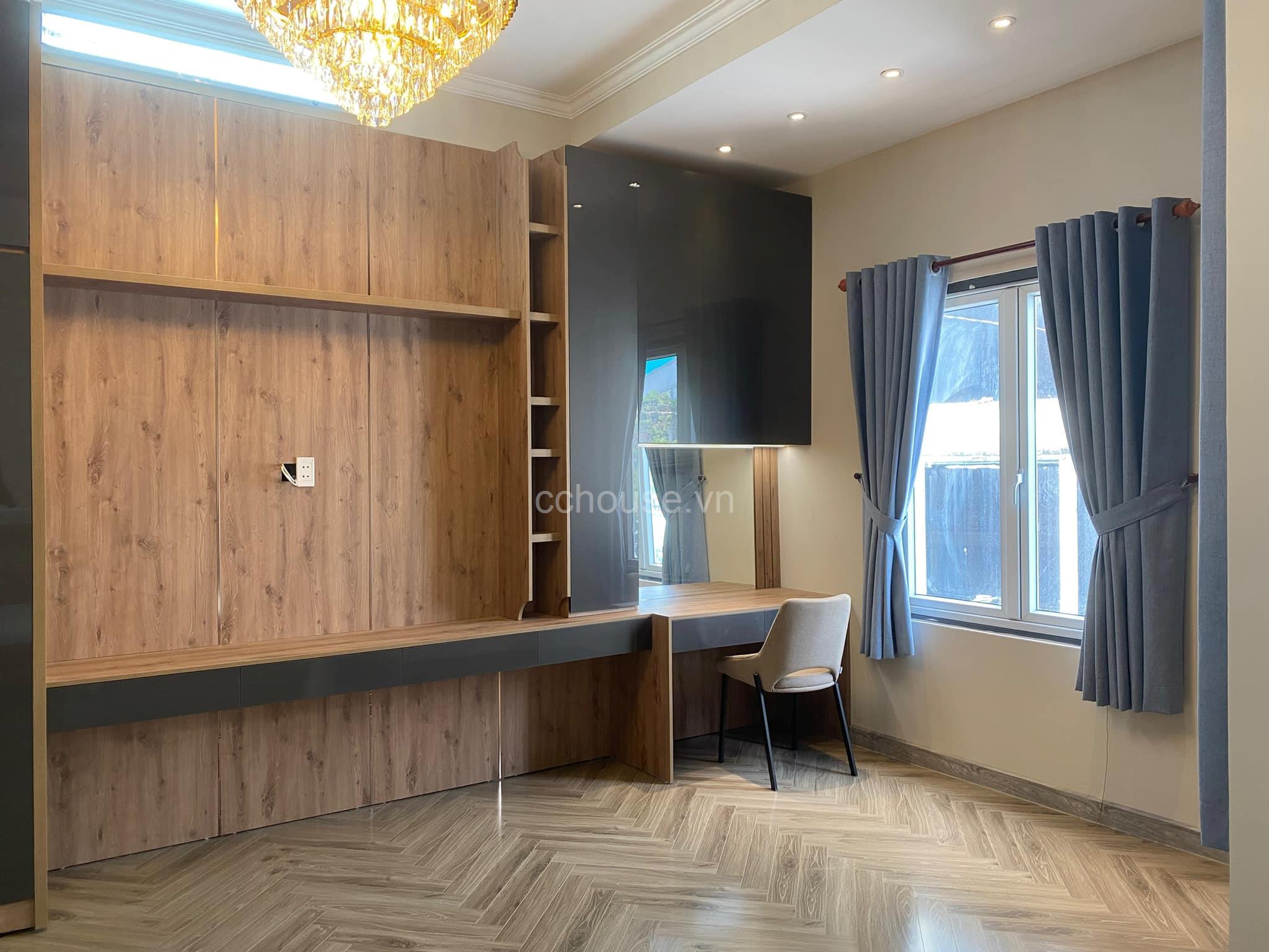 Bán nhà hẻm Võ Thị Sáu, Q1 đối diện CV Lê Văn Tám. DT 6.5x18m, 5 tầng