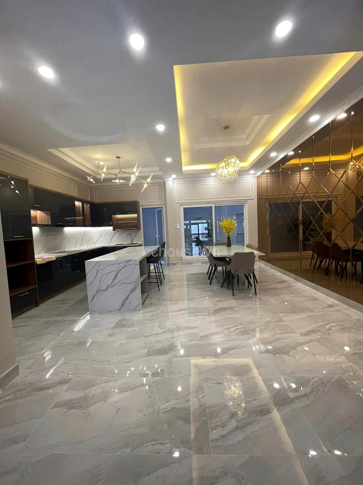 Bán nhà hẻm Võ Thị Sáu, Q1 đối diện CV Lê Văn Tám. DT 6.5x18m, 5 tầng
