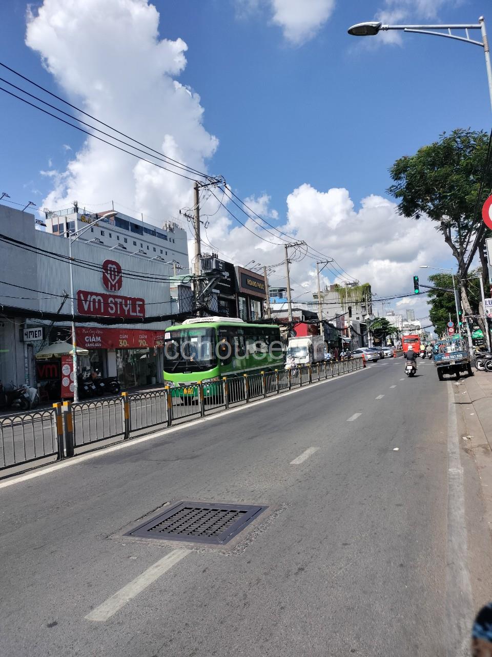Cho thuê nhà nguyên căn MT đường Nguyễn Thị Thập. DT 7.5m x 15m. Phường Tân Quy. Quận 7 