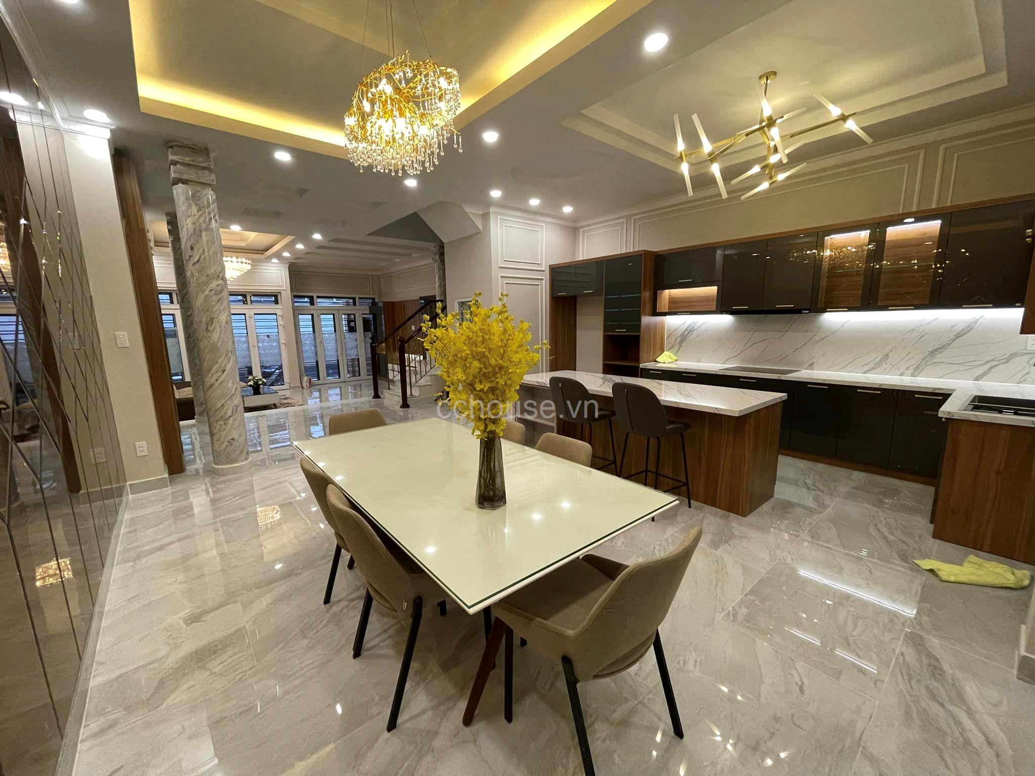 Bán nhà hẻm Võ Thị Sáu, Q1 đối diện CV Lê Văn Tám. DT 6.5x18m, 5 tầng