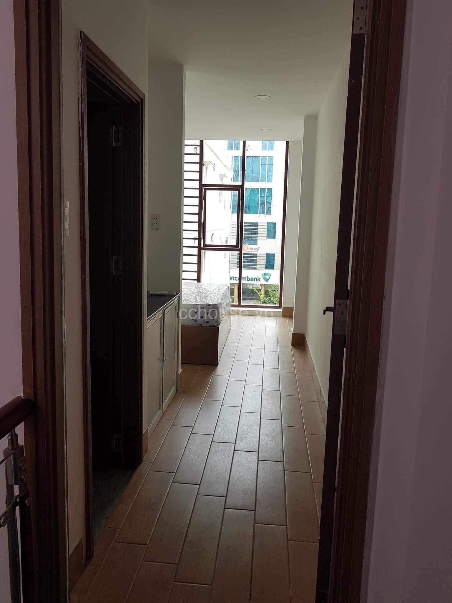 Tòa CHDV 5 Tầng Lê Thánh Tôn. Q1