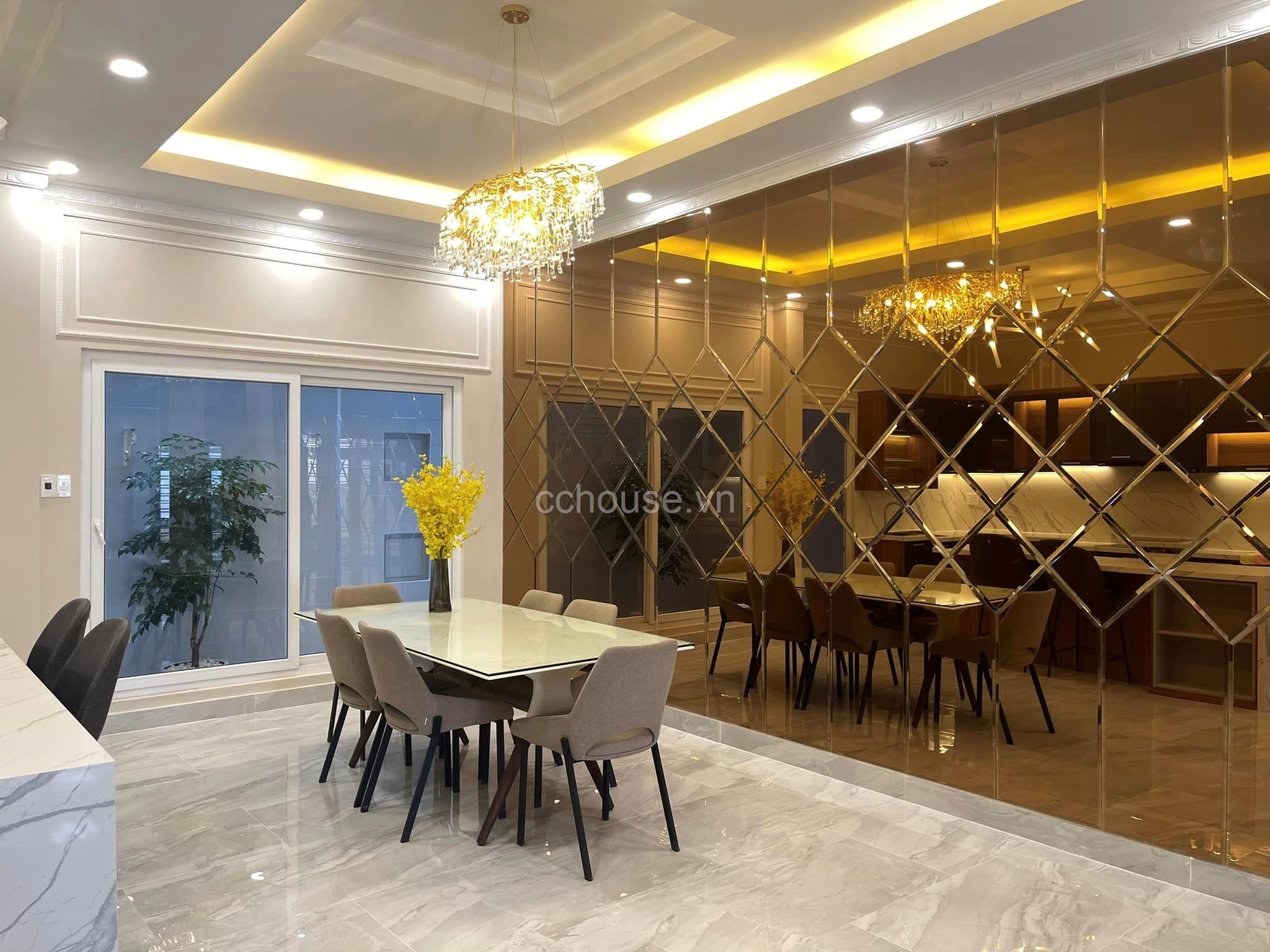 Bán nhà hẻm Võ Thị Sáu, Q1 đối diện CV Lê Văn Tám. DT 6.5x18m, 5 tầng