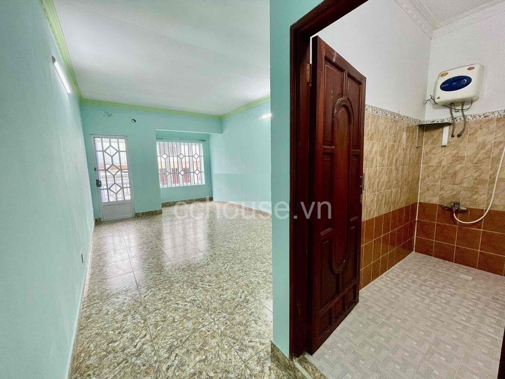 Đường nhựa 6m Hoàng Việt P4  Q. Tân Bình 