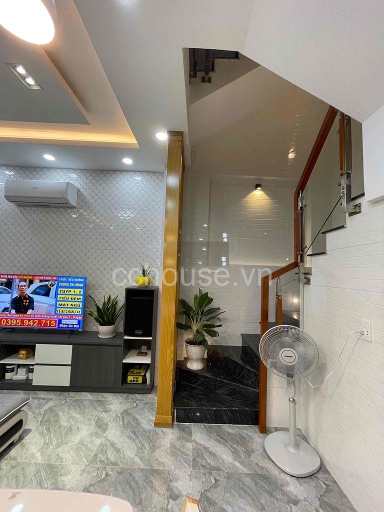 Bán nhà hẻm 86 Trường Chinh, P12, Tân Bình cách MT 50m. Nhà 3 lầu ST mới
