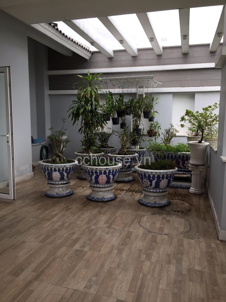 Bán nhà 2MT khu dân cư Miếu Nổi. DT 10x16m, hầm 4 tầng