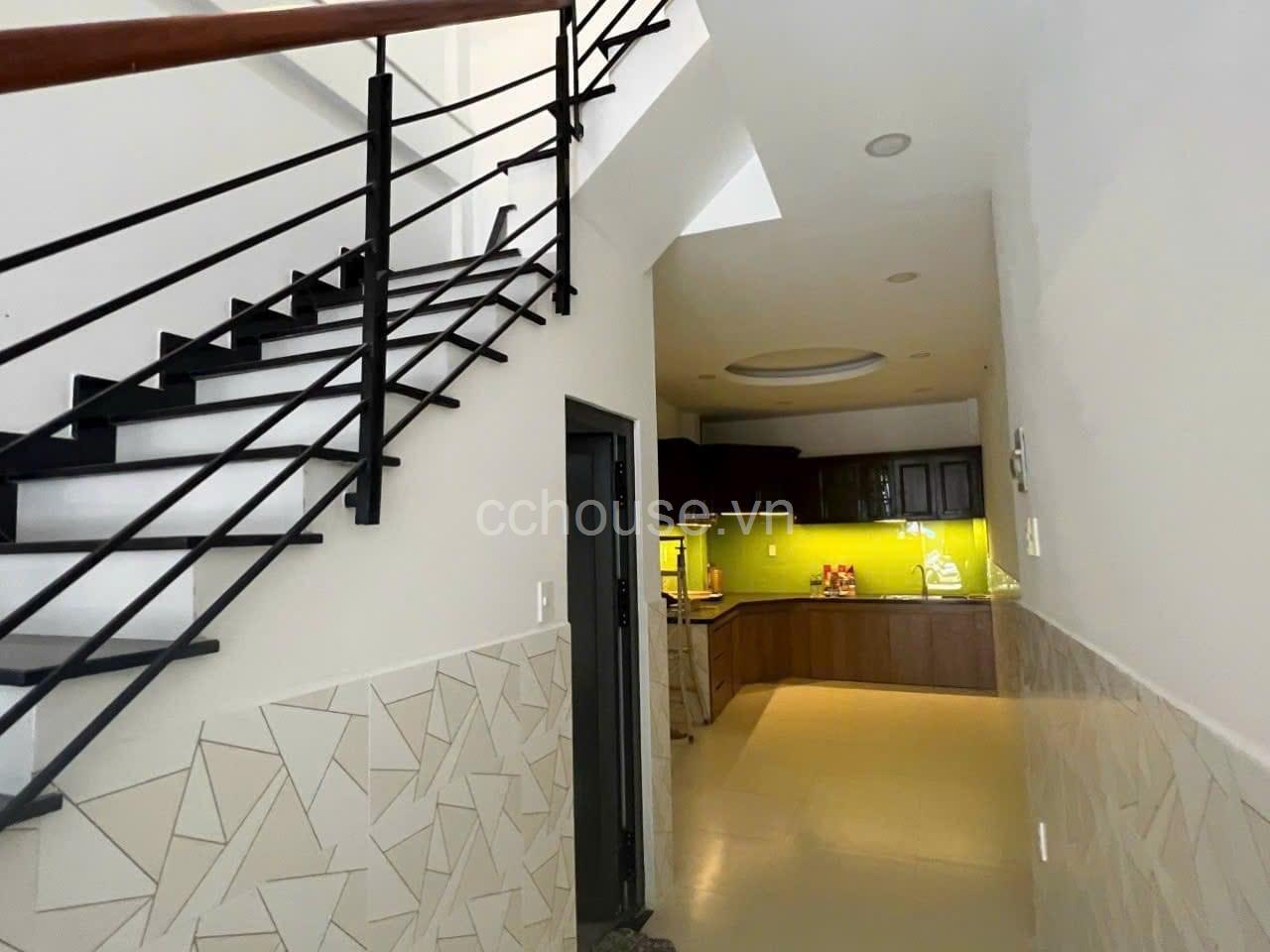 NHÀ HẼM LÊ VĂN SỸ QUẬN 3, DT: 45M2, KC: TRỆT 3 LẦU, GIÁ: 11 TỶ
