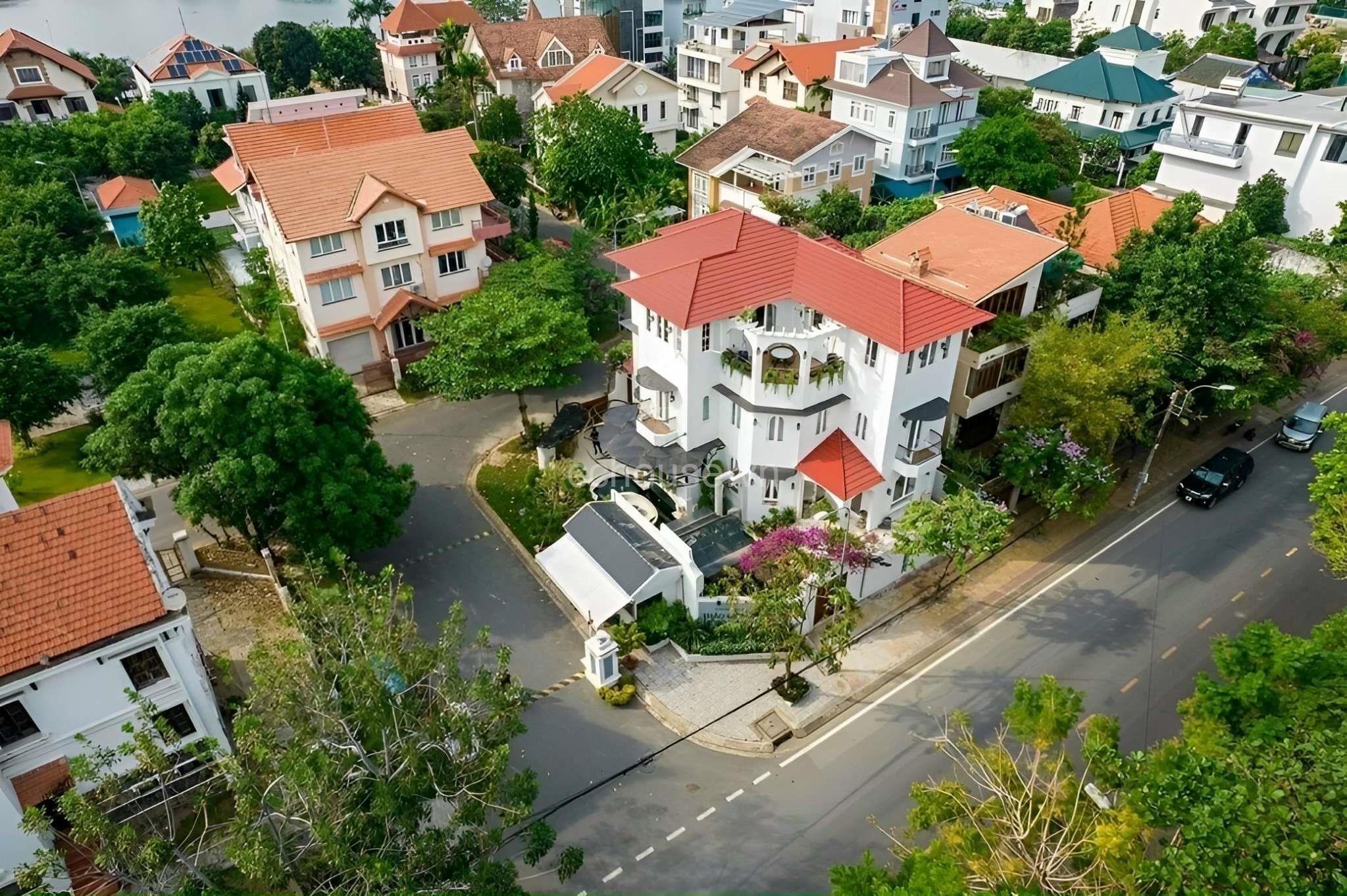 Biệt thự Góc 3 Mặt tiền Nguyễn Văn Hưởng, Phường Thảo Điền, Quận 2, TP.Thủ Đức ,DT: 16.52m x20m