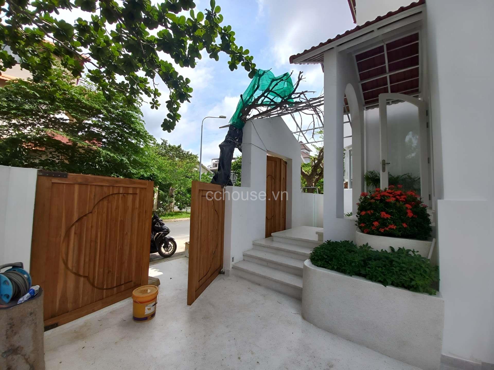 Biệt thự Góc 3 Mặt tiền Nguyễn Văn Hưởng, Phường Thảo Điền, Quận 2, TP.Thủ Đức ,DT: 16.52m x20m