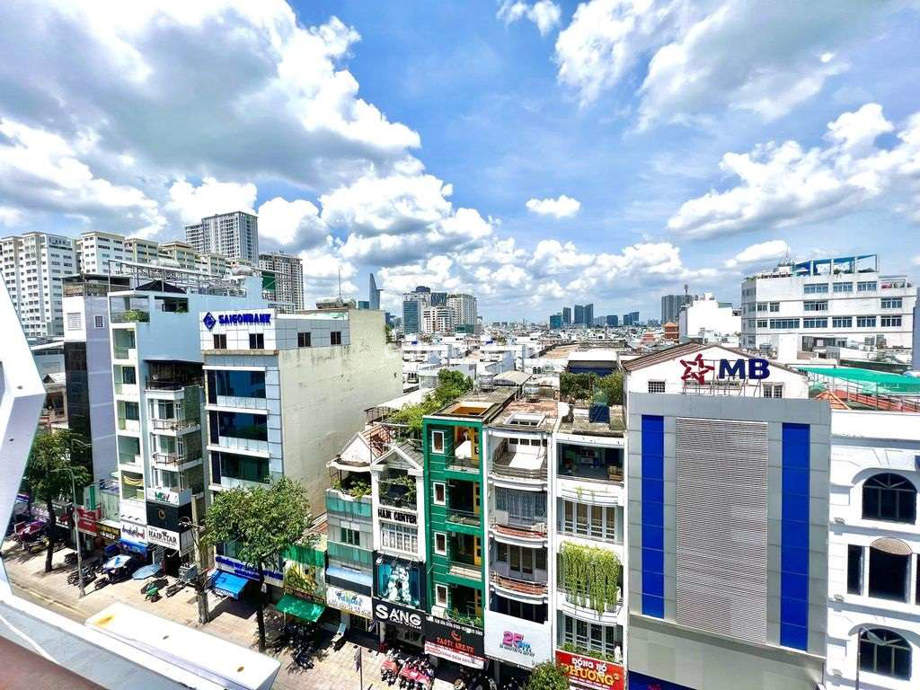 Cho thuê tòa nhà MT Khánh Hội, P3, Q4. DT 6x18m, hầm 7 tầng