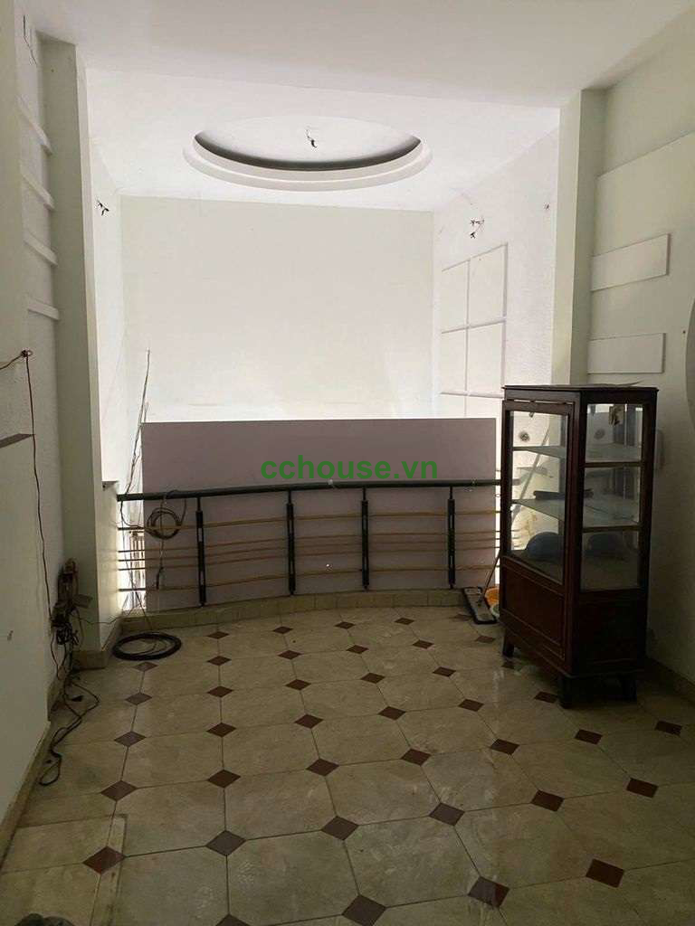 Cho thuê nhà MT Nguyễn Chí Thanh, Q10. DT 3.3x15m, 4 tầng
