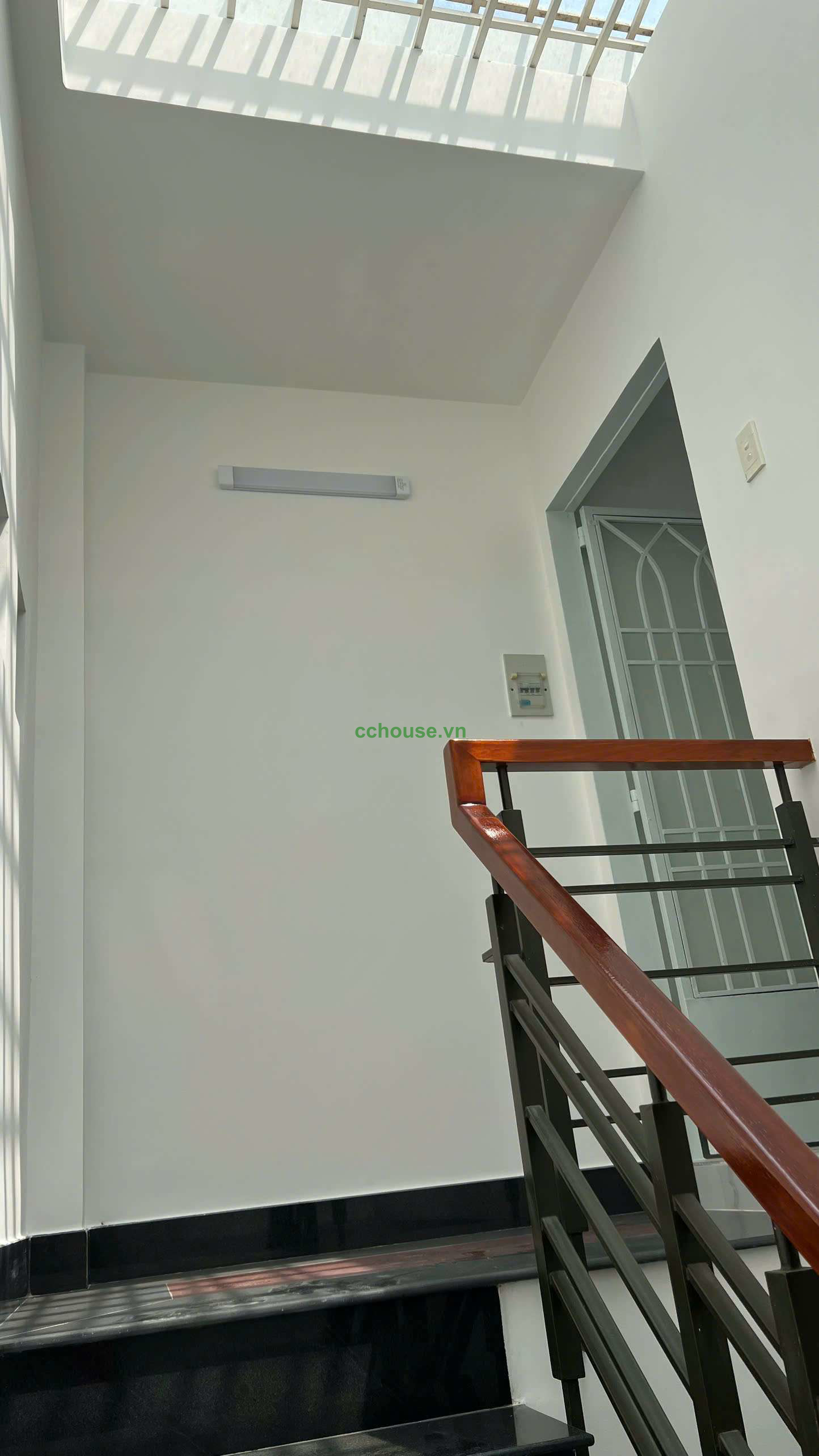 Bán nhà hẻm 165 3 Tháng 2, P11, Q10. DT 3.7x9.5m, 3 tầng ST