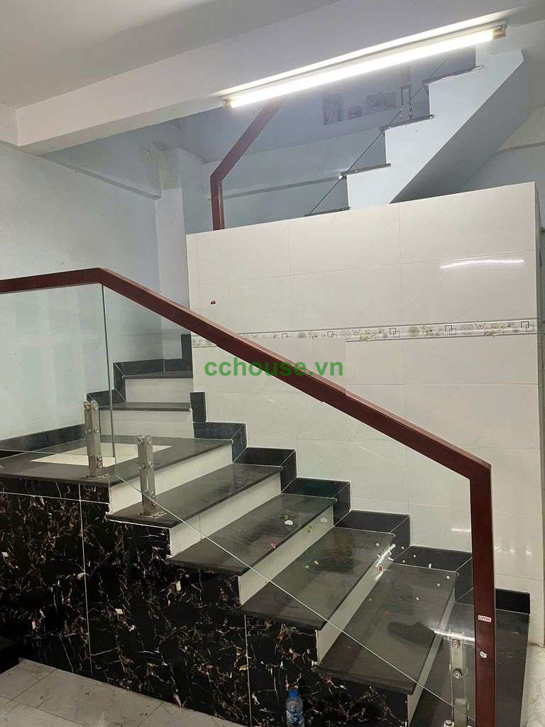 Bán nhà căn góc MT Lê Thị Bạch Cát, Q11. DT 3.4x16m, 3 tầng