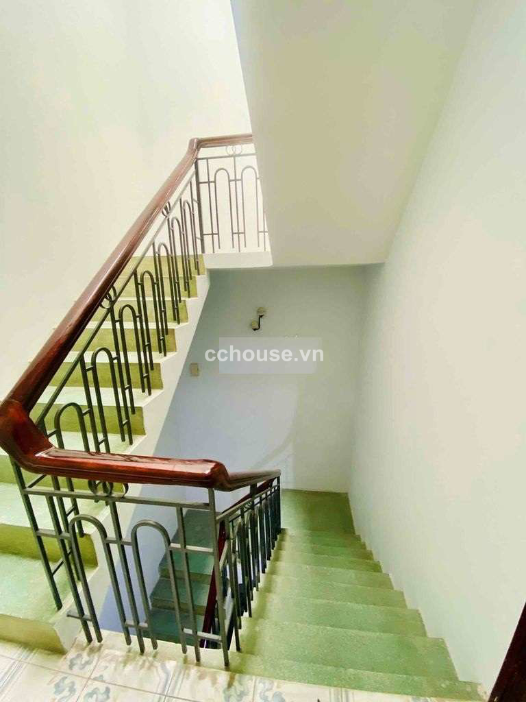 Bán nhà MT đường Lê Niệm, Tân Phú. DT 4.05x19m, 3 tầng