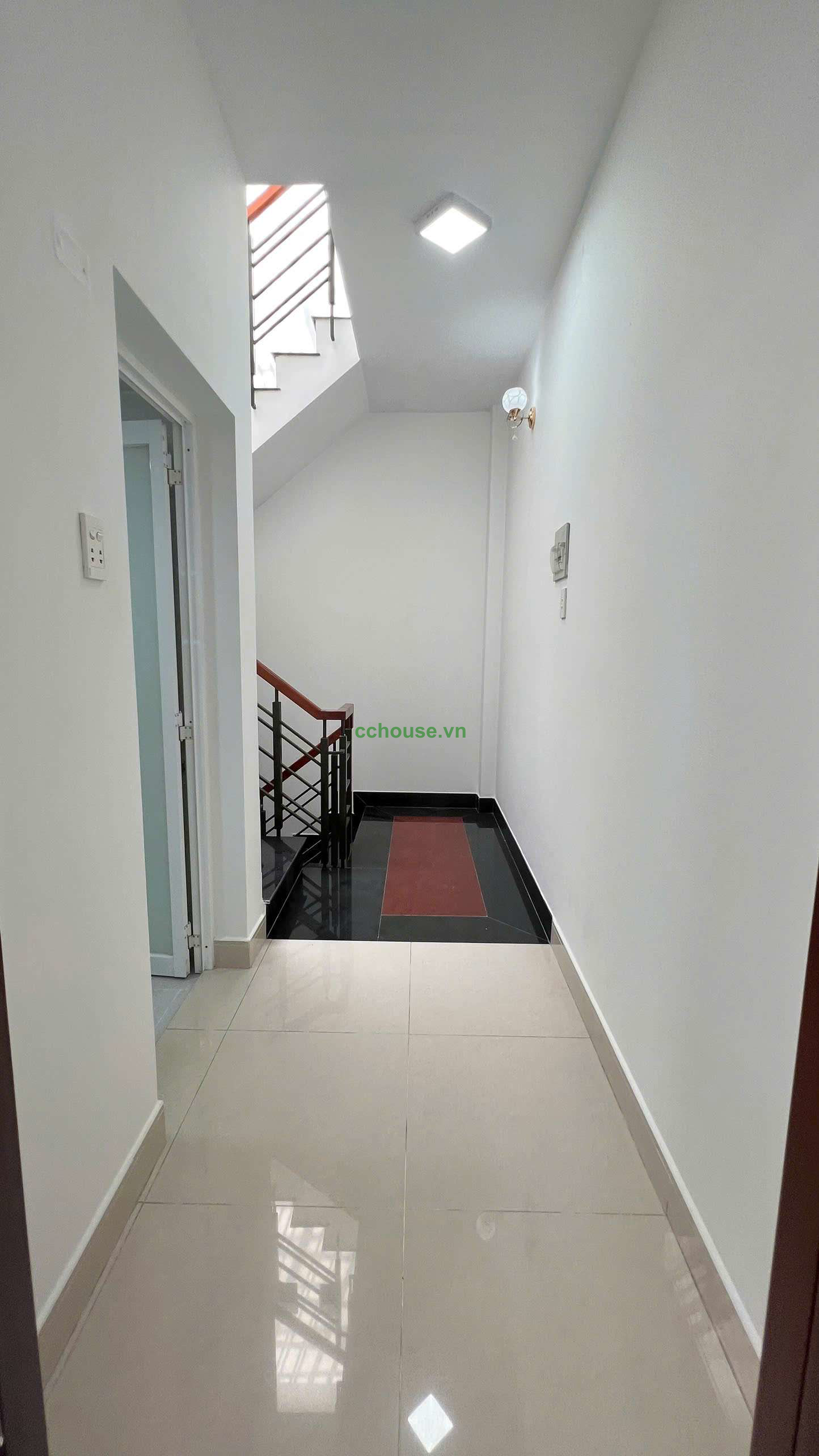 Bán nhà hẻm 165 3 Tháng 2, P11, Q10. DT 3.7x9.5m, 3 tầng ST