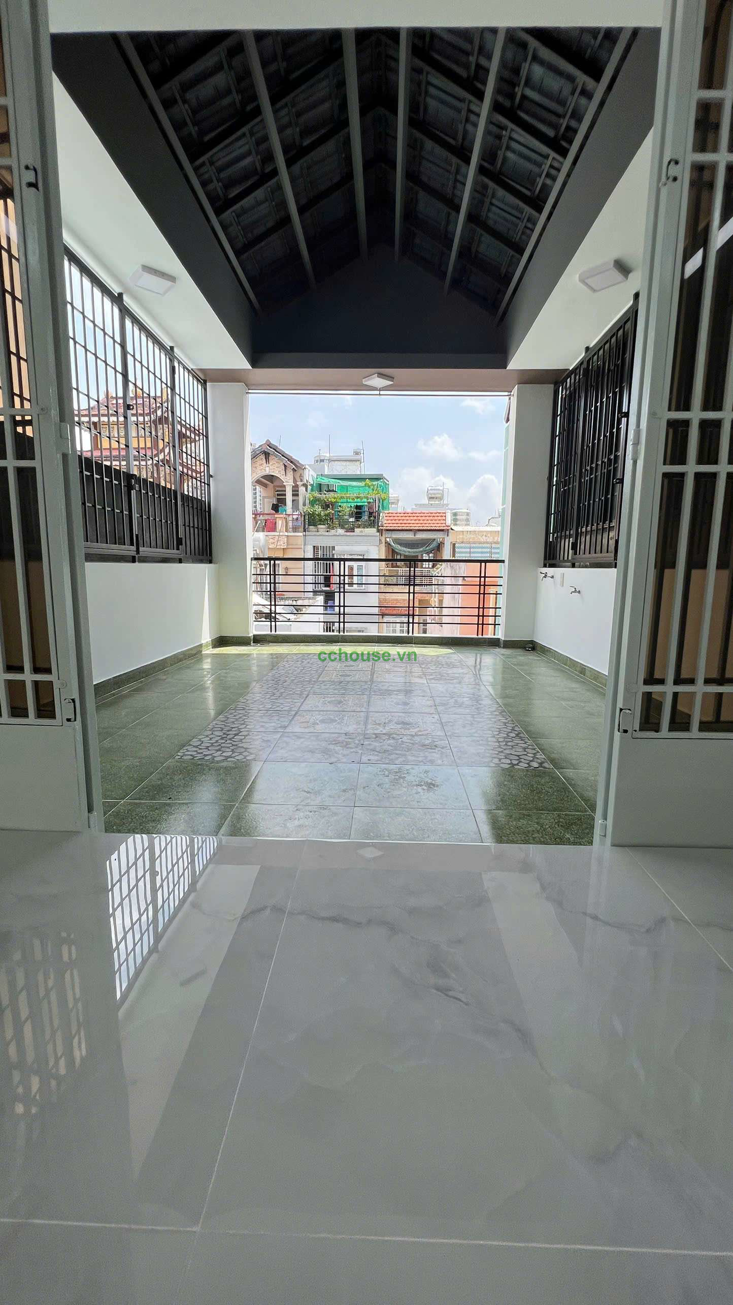 Bán nhà hẻm 165 3 Tháng 2, P11, Q10. DT 3.7x9.5m, 3 tầng ST