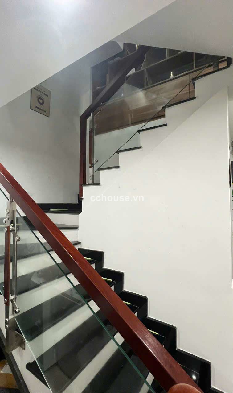 Bán nhà HXH Lạc Long Quân, P.Bình Thới. DT 4x10m, 5 tầng MCT