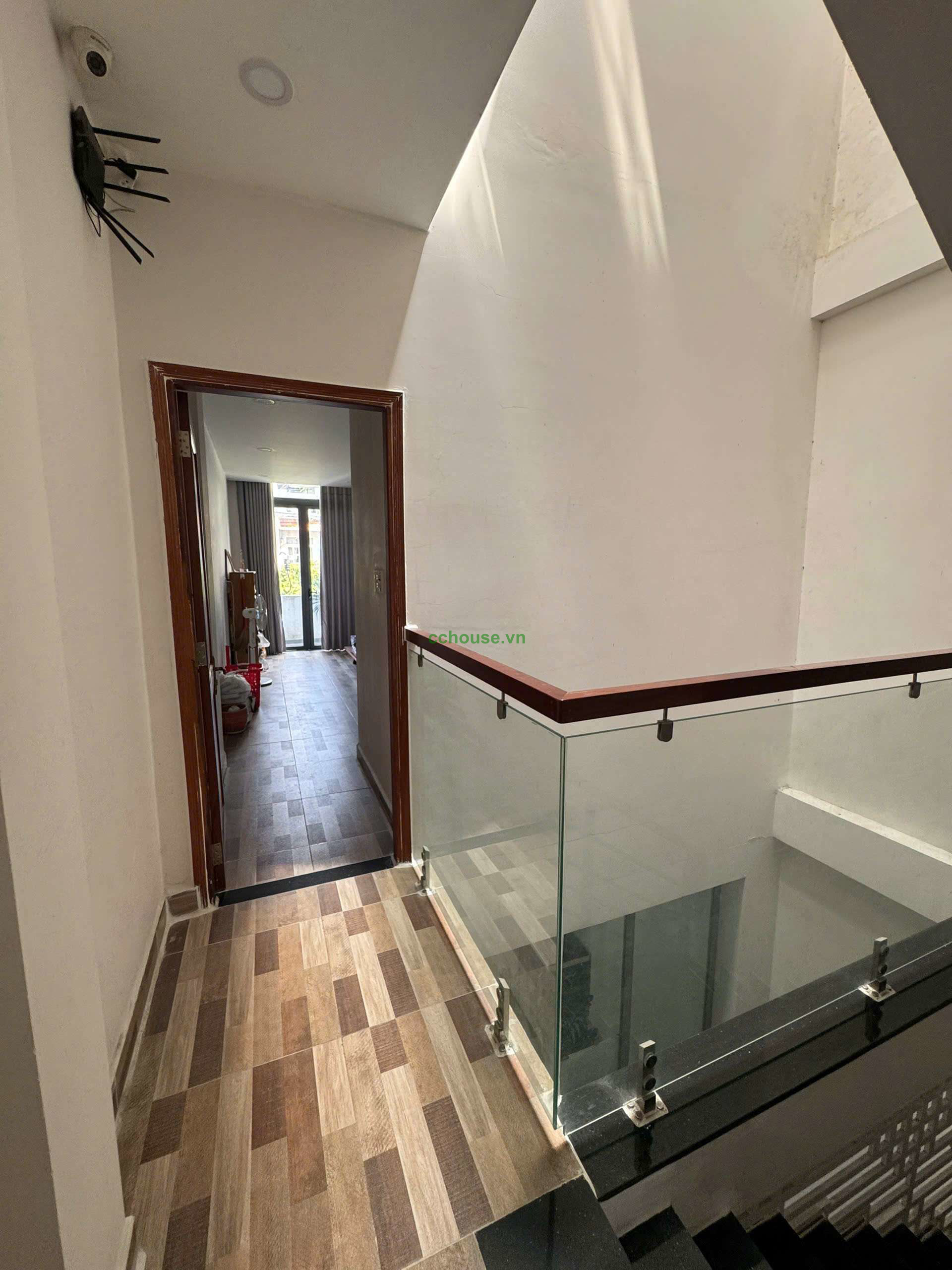 Bán nhà MT Bàu Cát 2, P.Bảy Hiền. DT 4x17m, 5 tầng