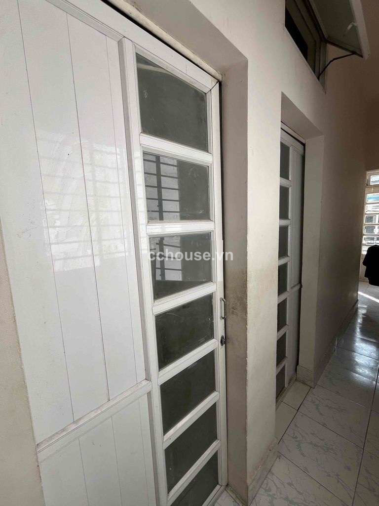 Bán nhà 2 mặt HXH 575 CMT8, P15, Q10. DT 3x16m, 2 tầng