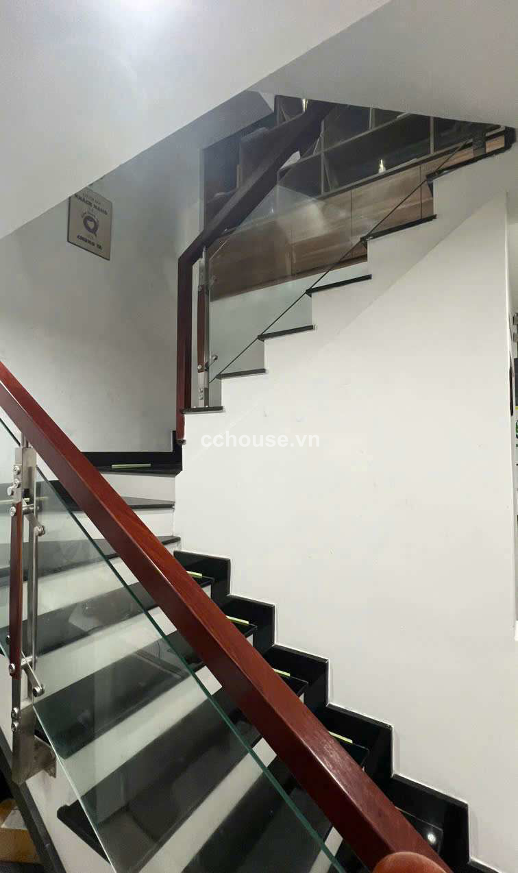 Bán nhà HXH Lạc Long Quân, P.Bình Thới. DT 4x10m, 5 tầng MCT
