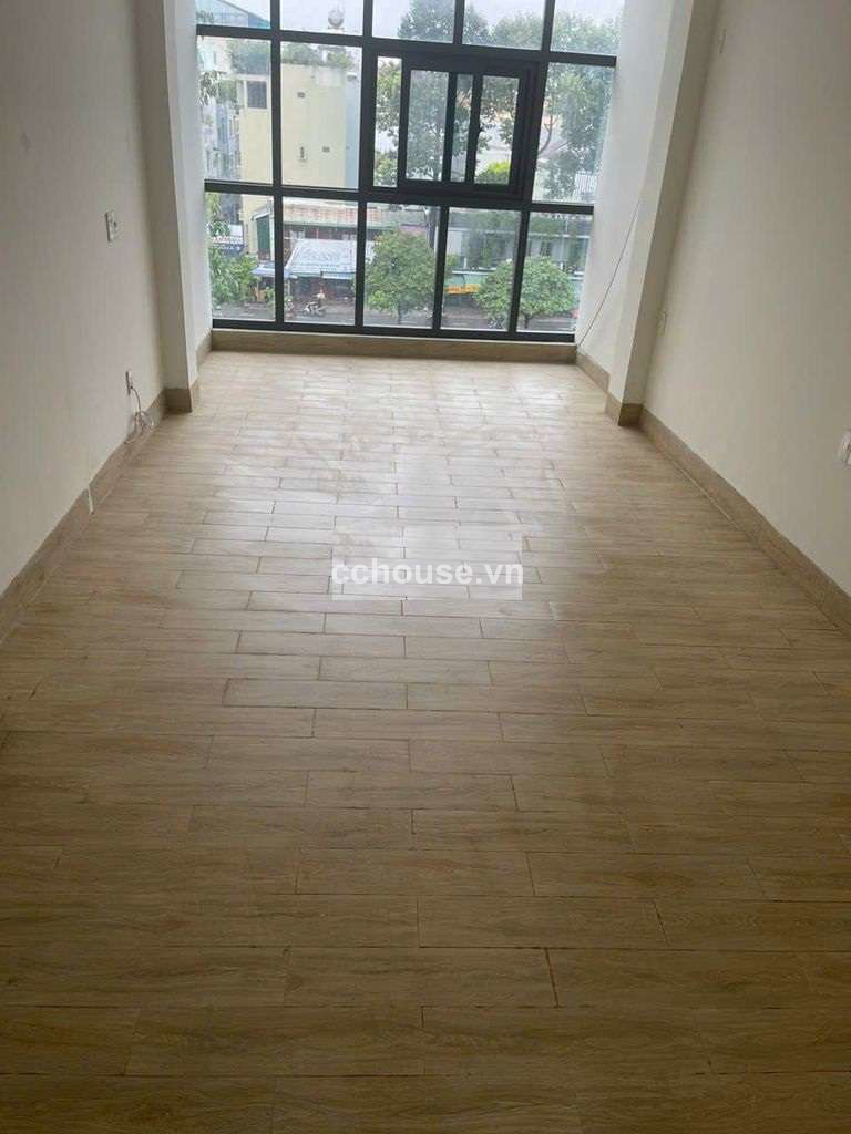 Cho thuê nhà NCMT Trường Sa, P12, Q3. DTSD 125m2, có thang máy