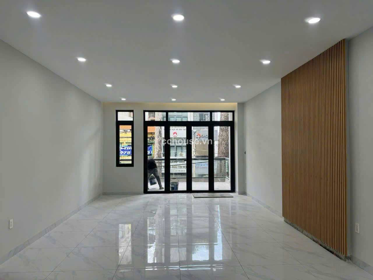 Nhà MT Trần Quang Khải, Tân Định, Quận 1, DT: 5.5x20m, 5 tầng đẹp, nở hậu, HĐT100tr, Giá 52 tỷ tl