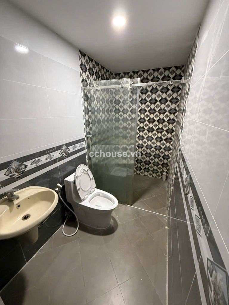 Bán nhà HXH 817 Lạc Long Quân, Tân Bình. DT 4x30m, 4 tầng