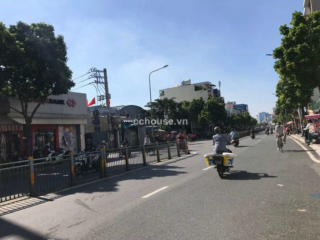 Cho thuê tòa nhà MT Lũy Bán Bích, Tân Phú. DT 4x16m, 7 tầng