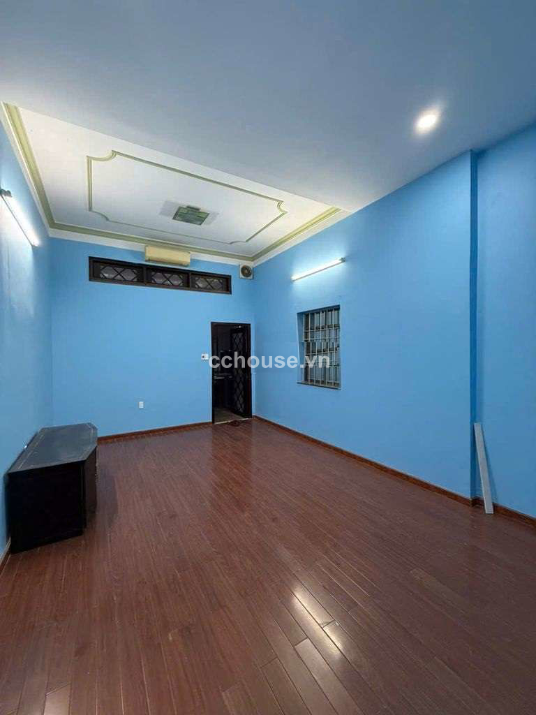 Bán nhà HXH 817 Lạc Long Quân, Tân Bình. DT 4x30m, 4 tầng