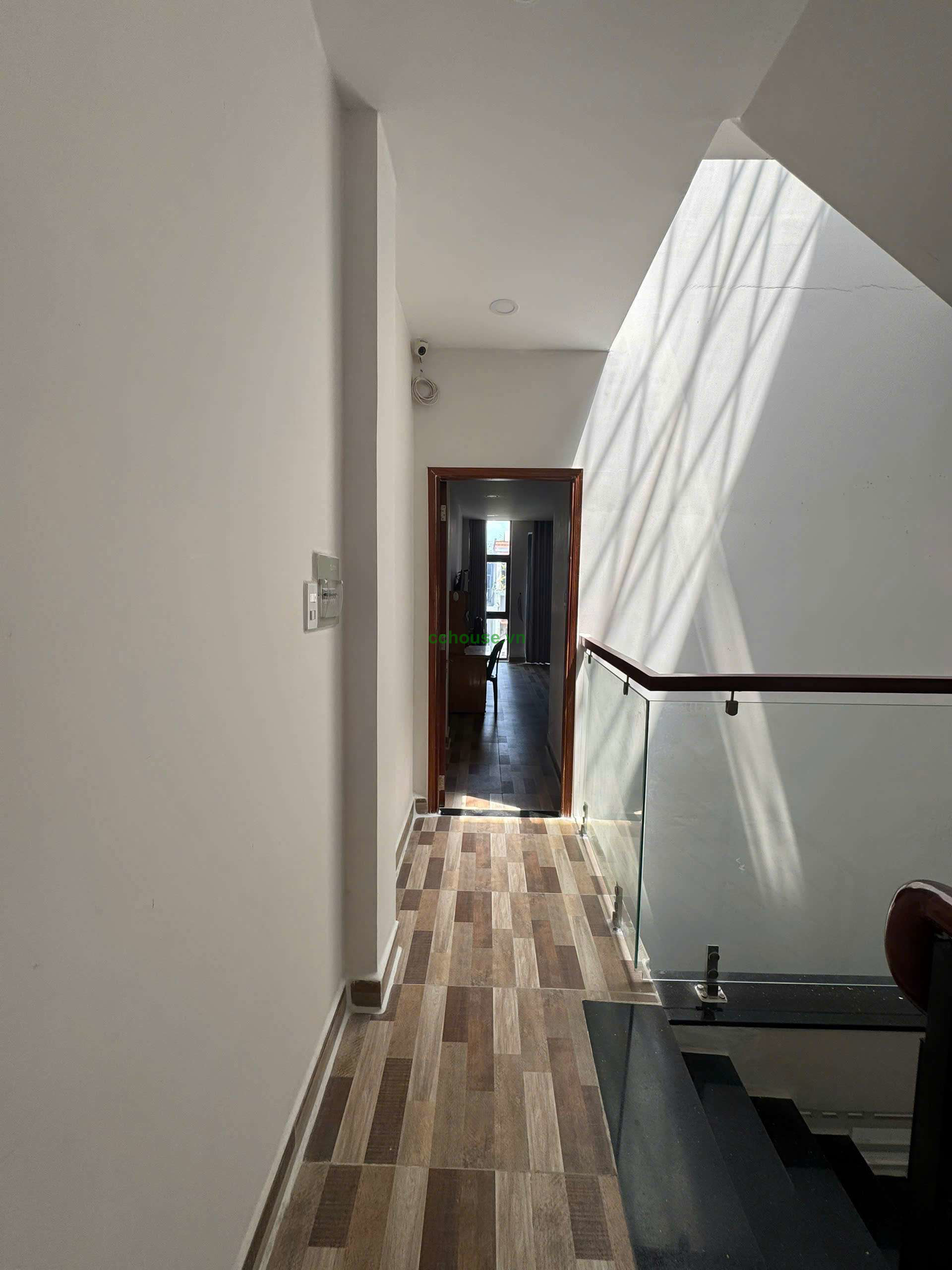 Bán nhà MT Bàu Cát 2, P.Bảy Hiền. DT 4x17m, 5 tầng